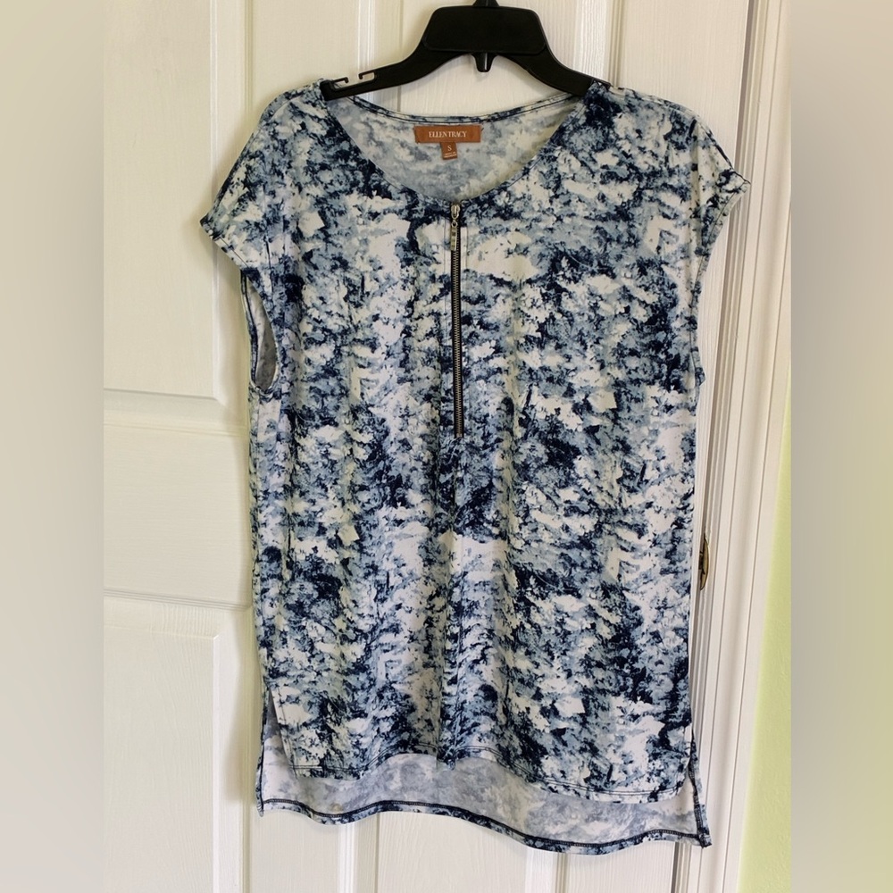 Ellen Tracy Blue and White Abstract Top